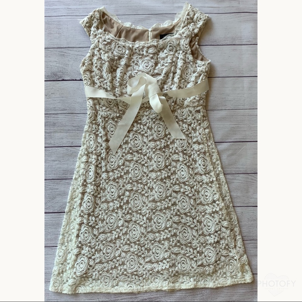 R&M Richards White w/ Tan Lining cocktail dress size Floral Lace Tie Belt Sz 12